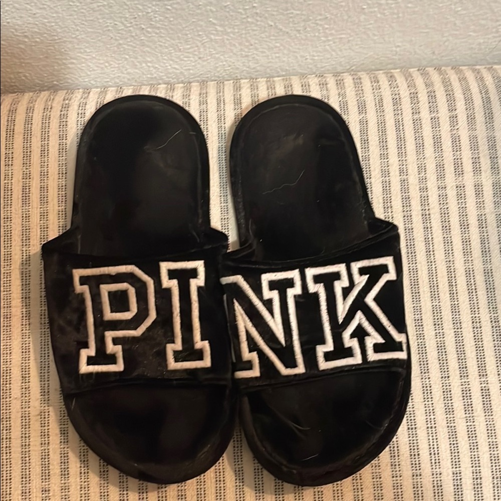 Vs pink slippers